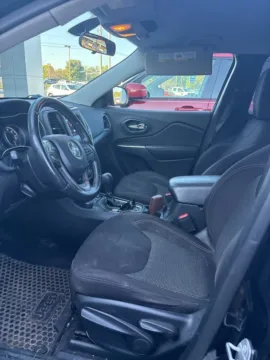 More photos of 2019 Jeep Cherokee Latitude at Don Wood Chevrolet, OH