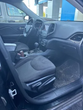 More photos of 2019 Jeep Cherokee Latitude at Don Wood Chevrolet, OH