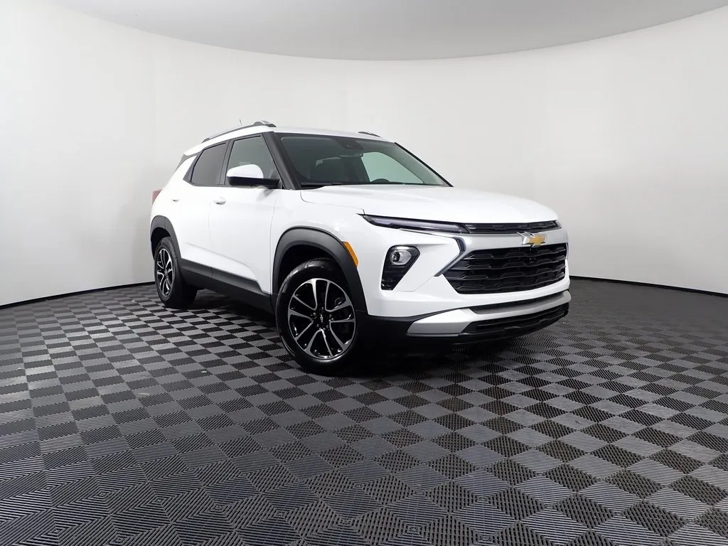 White 2026 Chevrolet TrailBlazer LT for sale in Logan, OH