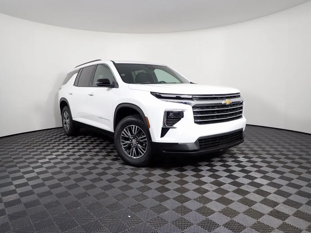 White 2026 Chevrolet Traverse LT for sale in Logan, OH