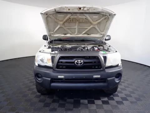 More photos of 2005 Toyota Tacoma at Don Wood Chevrolet, OH