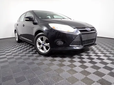 Black 2014 Ford Focus SE for sale in Logan, OH