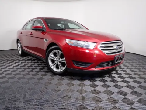 Red 2014 Ford Taurus SEL for sale in Logan, OH