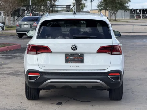 More photos of 2022 Volkswagen Taos SE at Auto Boutique Texas, TX