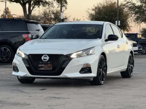 Another view of 2022 Nissan Altima 2.5 SR for sale in Alvin, TX at Auto Boutique Texas