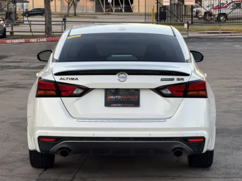 More photos of 2022 Nissan Altima 2.5 SR at Auto Boutique Texas, TX
