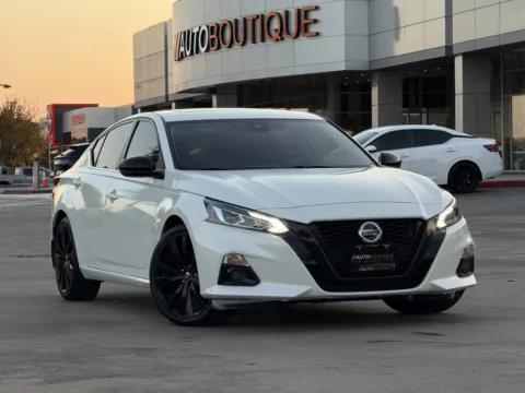 Photos of 2022 Nissan Altima 2.5 SR for sale in Alvin, TX at Auto Boutique Texas
