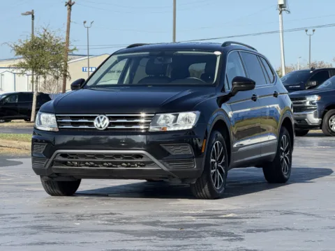 More photos of 2021 Volkswagen Tiguan SE at Auto Boutique Texas, TX