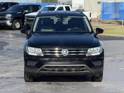 More photos of 2021 Volkswagen Tiguan SE at Auto Boutique Texas, TX