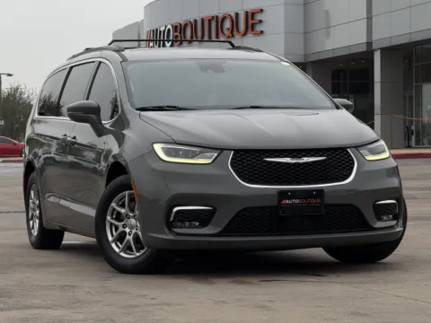 Photos of 2021 Chrysler Pacifica Touring for sale in Alvin, TX at Auto Boutique Texas