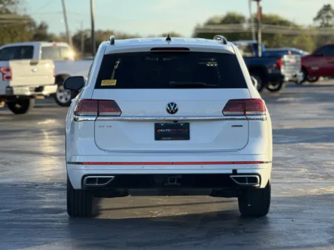 More photos of 2021 Volkswagen Atlas 3.6L V6 SE w Technology R-Line at Auto Boutique Texas, TX