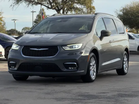 Another view of 2022 Chrysler Pacifica Touring L for sale in Alvin, TX at Auto Boutique Texas