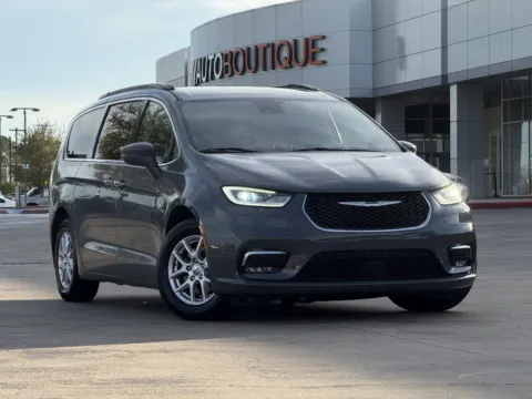 Photos of 2022 Chrysler Pacifica Touring L for sale in Alvin, TX at Auto Boutique Texas