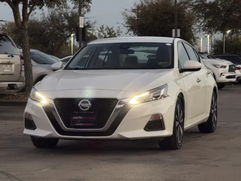 Another view of 2022 Nissan Altima 2.5 SV for sale in Alvin, TX at Auto Boutique Texas