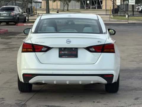 More photos of 2022 Nissan Altima 2.5 SV at Auto Boutique Texas, TX