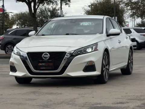 Another view of 2022 Nissan Altima 2.5 SV for sale in Alvin, TX at Auto Boutique Texas
