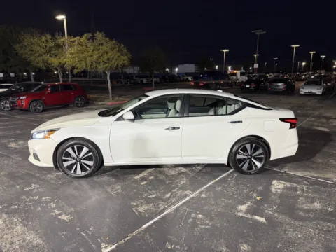 More photos of 2022 Nissan Altima 2.5 SV at Auto Boutique Texas, TX