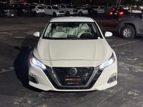 Another view of 2022 Nissan Altima 2.5 SV for sale in Alvin, TX at Auto Boutique Texas
