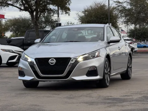 Another view of 2022 Nissan Altima 2.5 SV for sale in Alvin, TX at Auto Boutique Texas