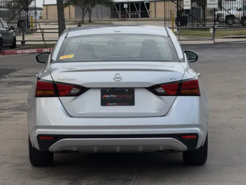 More photos of 2022 Nissan Altima 2.5 SV at Auto Boutique Texas, TX