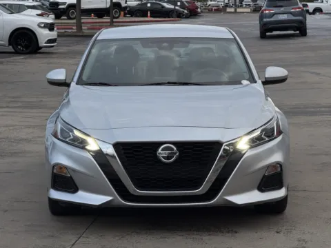 More photos of 2022 Nissan Altima 2.5 SV at Auto Boutique Texas, TX