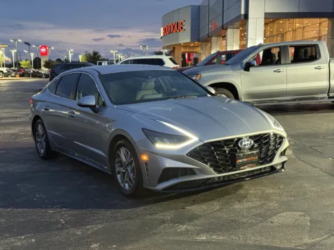 Photos of 2021 Hyundai Sonata SEL for sale in Alvin, TX at Auto Boutique Texas