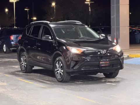 Black 2018 Toyota RAV4 LE for sale in Alvin, TX