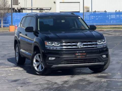 Photos of 2018 Volkswagen Atlas 3.6L V6 SE for sale in Alvin, TX at Auto Boutique Texas