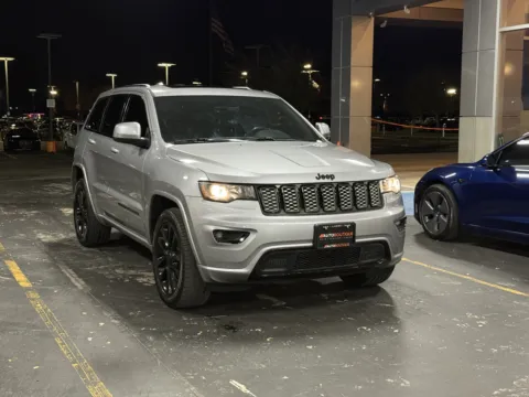 Photos of 2018 Jeep Grand Cherokee Altitude for sale in Alvin, TX at Auto Boutique Texas