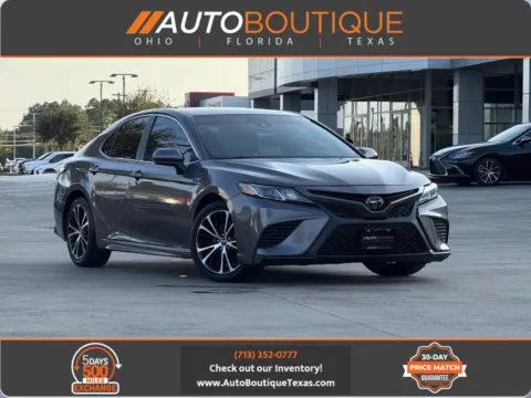 Gray 2020 Toyota Camry Hybrid SE for sale in Alvin, TX