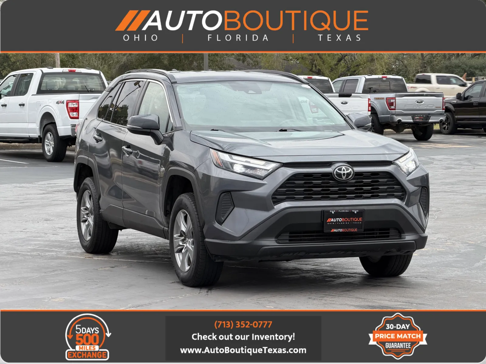 2024 Toyota RAV4 XLE's photo