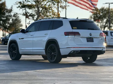 Another view of 2021 Volkswagen Atlas 3.6L V6 SE w Technology R-Line for sale in Alvin, TX at Auto Boutique Texas