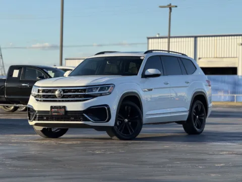 Photos of 2021 Volkswagen Atlas 3.6L V6 SE w Technology R-Line for sale in Alvin, TX at Auto Boutique Texas