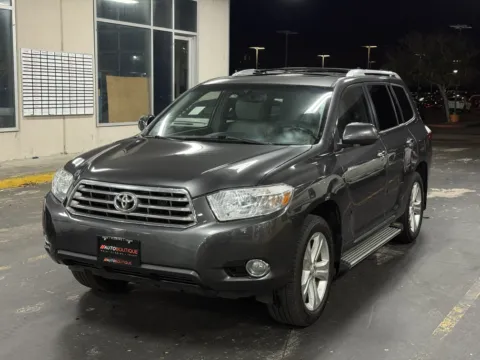 Another view of 2010 Toyota Highlander Limited for sale in Alvin, TX at Auto Boutique Texas