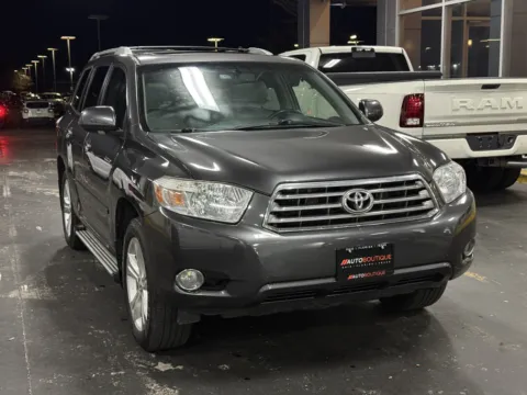 Photos of 2010 Toyota Highlander Limited for sale in Alvin, TX at Auto Boutique Texas