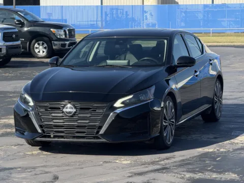 Another view of 2023 Nissan Altima 2.5 SL for sale in Alvin, TX at Auto Boutique Texas