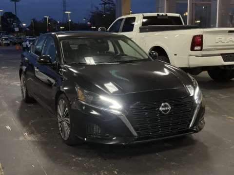 Photos of 2023 Nissan Altima 2.5 SL for sale in Alvin, TX at Auto Boutique Texas