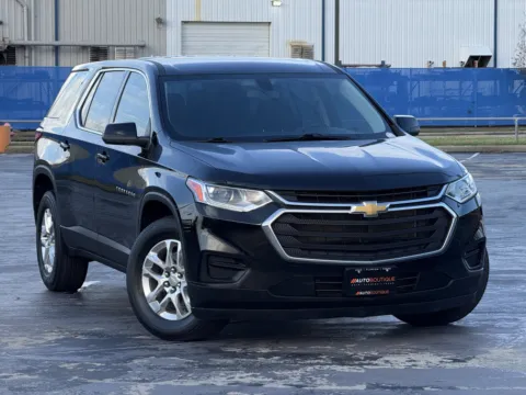 Photos of 2021 Chevrolet Traverse LS for sale in Alvin, TX at Auto Boutique Texas