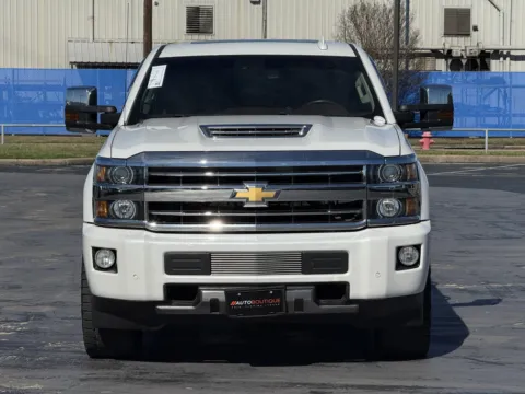 More photos of 2019 Chevrolet Silverado 2500HD High Country at Auto Boutique Texas, TX