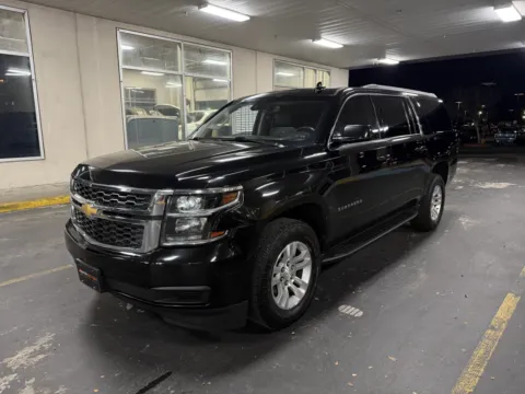 Another view of 2019 CHEVROLET SUBURBAN C LT for sale in Alvin, TX at Auto Boutique Texas