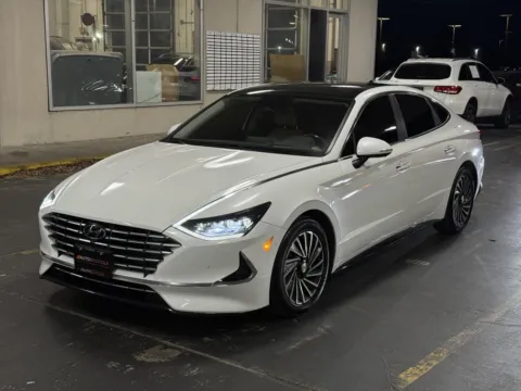 Another view of 2022 Hyundai Sonata Hybrid Limited for sale in Alvin, TX at Auto Boutique Texas