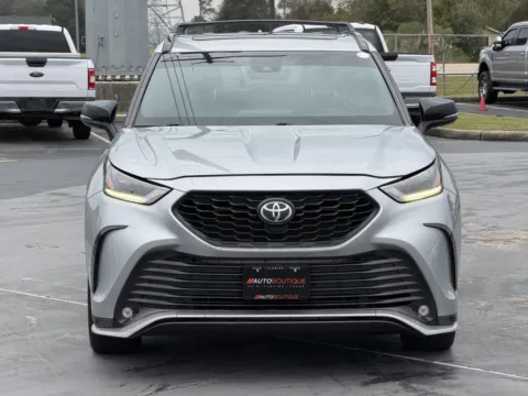 More photos of 2022 Toyota Highlander XSE at Auto Boutique Texas, TX