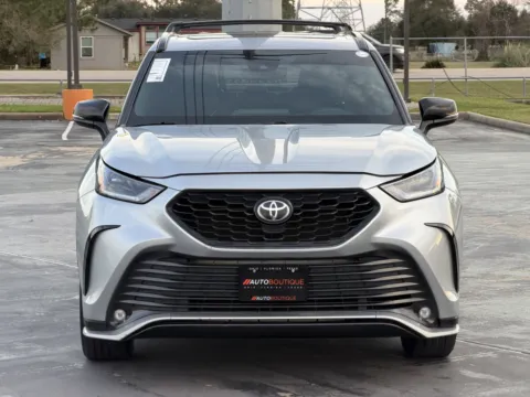 More photos of 2022 Toyota Highlander XSE at Auto Boutique Texas, TX