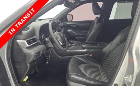 More photos of 2022 Toyota Highlander XSE at Auto Boutique Texas, TX