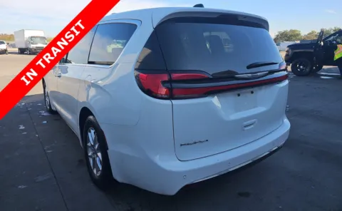 More photos of 2023 Chrysler Pacifica Touring L at Auto Boutique Texas, TX