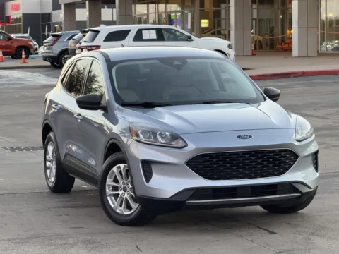 Photos of 2022 Ford Escape SE for sale in Alvin, TX at Auto Boutique Texas