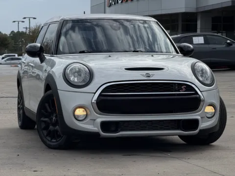 Another view of 2019 MINI Hardtop 4 Door Cooper S for sale in Alvin, TX at Auto Boutique Texas