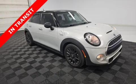 Photos of 2019 MINI Hardtop 4 Door Cooper S for sale in Alvin, TX at Auto Boutique Texas