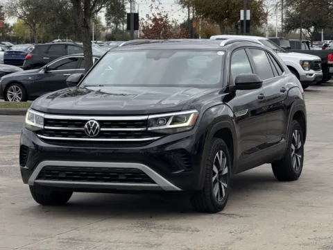 Another view of 2023 Volkswagen Atlas Cross Sport 2.0T SE for sale in Alvin, TX at Auto Boutique Texas