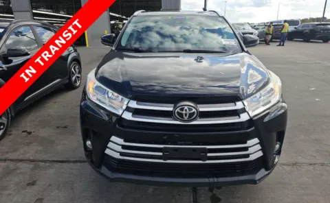 Another view of 2019 Toyota Highlander XLE for sale in Alvin, TX at Auto Boutique Texas